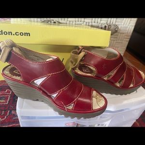 Fly London Yown shoes